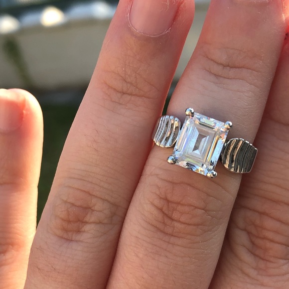 Sterling Silver Cubic Zirconia Ring - Picture 2 of 8